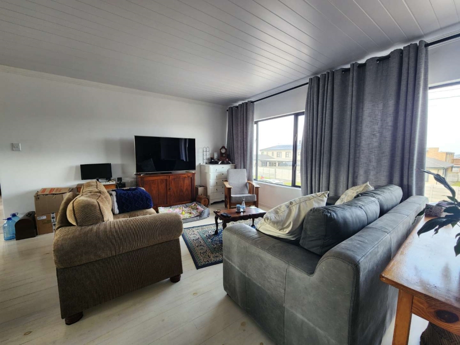 5 Bedroom Property for Sale in Fraaiuitsig Western Cape